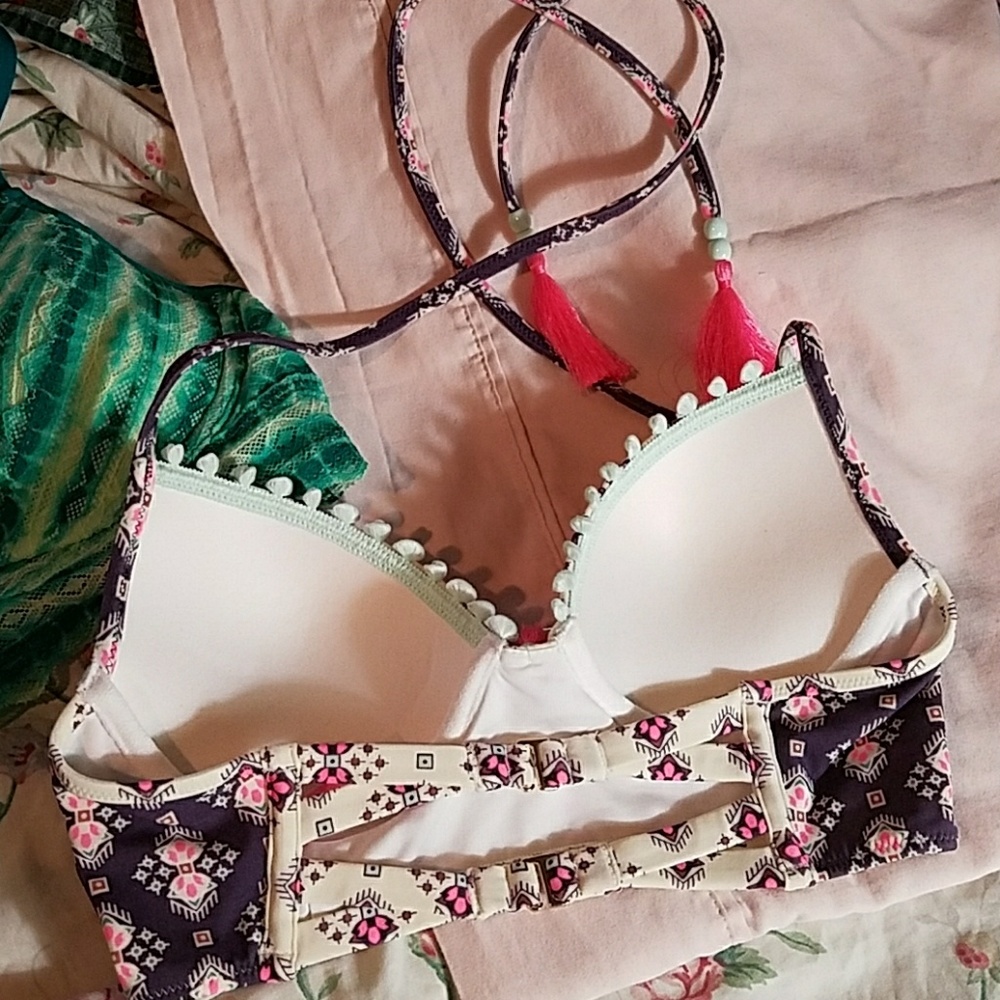 Victoria Secret - Picture 4 of 4